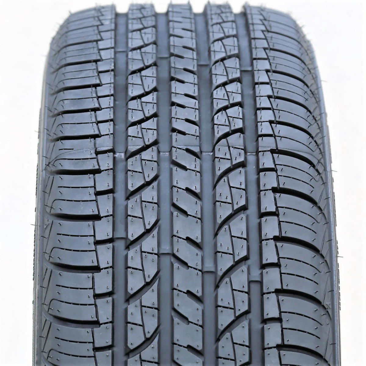 215/60R15 94H All-Season Tire U819